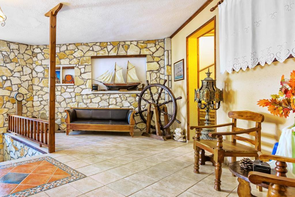 Karnagio Vasilas Agia Paraskevi  Exterior foto